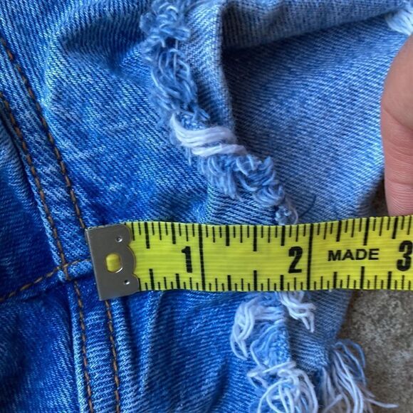 Abercrombie & Fitch Distressed High Rise Mom Shorts Size 25 - Picture 11 of 12